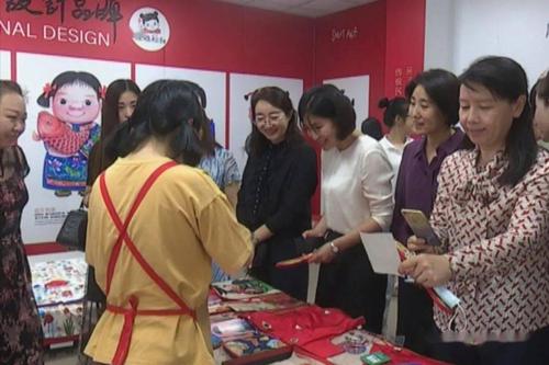 辽阳电商直播文化创意周参观中南数字产业园打造妇联直播品牌
